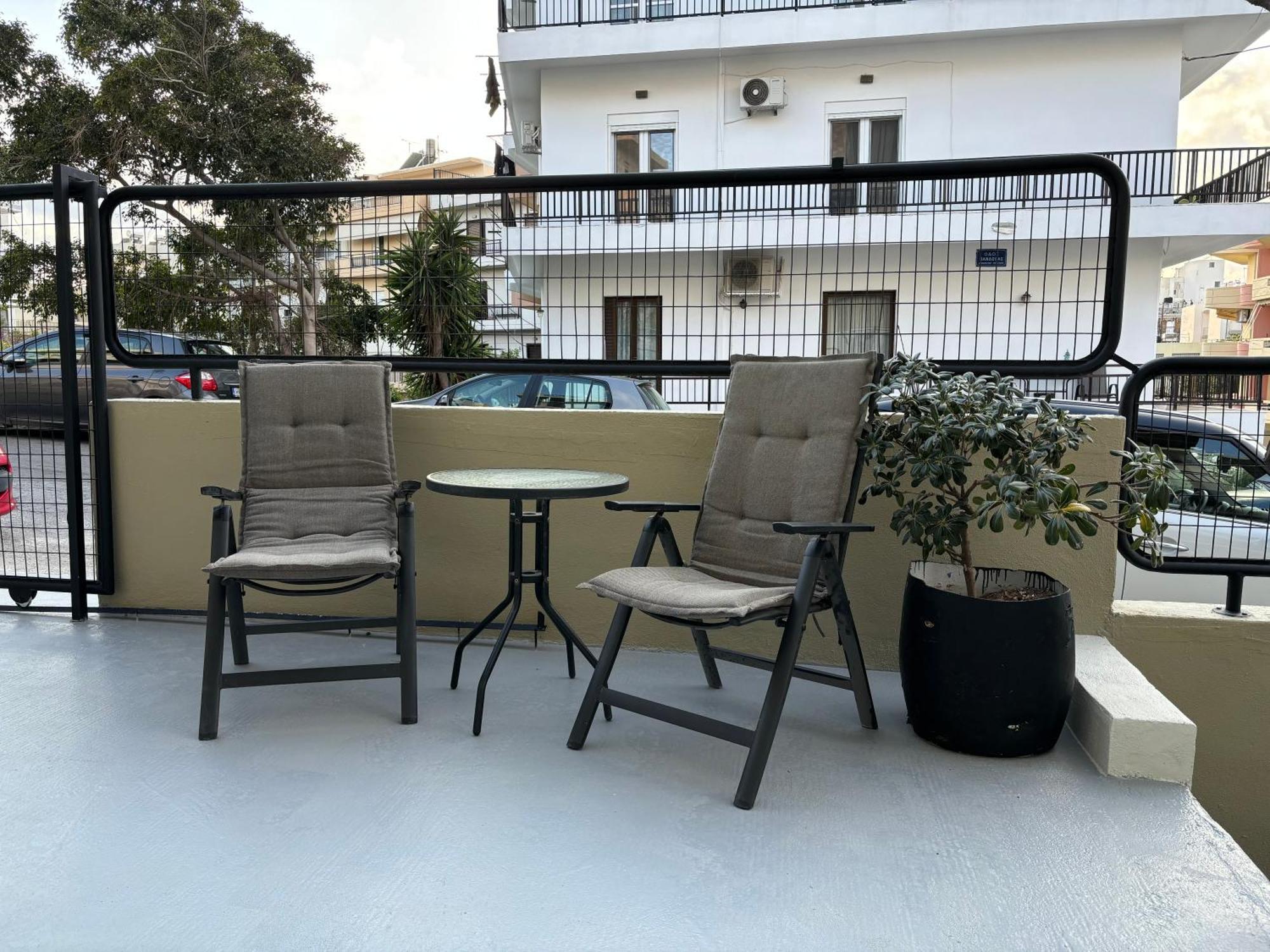 Industrial Loft Comfort Living Heraklion  Luaran gambar